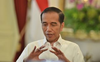 Jokowi Instruksikan Menteri Nadiem Bangun Teknologi Pendidikan - JPNN.com