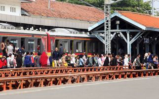 Konon Tarif KRL Jabodetabek Bakal Naik, Cek Dulu Fakta dari Kemenhub - JPNN.com