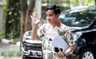 5 Berita Terpopuler: Kader PDIP Pindah Demokrat, Gibran Angkat Suara, Adian Menasihati Jokowi - JPNN.com
