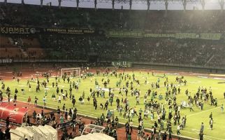 Fan Ricuh, Persebaya Terancam Terusir dari Stadion GBT - JPNN.com