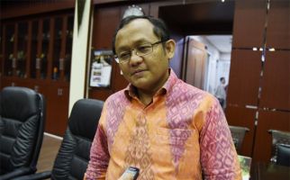 DPR Dukung Menteri Bahlil Kawal Investasi Pabrik Baterai Bernilai Rp 135 Triliun di Bantaeng - JPNN.com