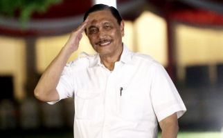 Luhut Panjaitan Seharusnya Bangga Rakyat Indonesia Memprotes Tiongkok - JPNN.com