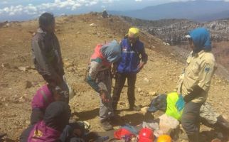 Dua Pendaki Jatuh ke Kawah Gunung Dempo - JPNN.com