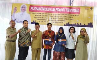 Puluhan Masyarakat Kulon Progo Ikuti Pelatihan Wirausaha Batik - JPNN.com