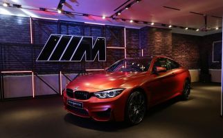 BMW M4 Competition Menggoda Penggila Kecepatan di Indonesia - JPNN.com