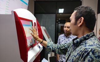 Cetak e-KTP di Anjungan Dukcapil Mandiri Hanya Butuh 1 Menit 30 Detik - JPNN.com