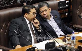 Pamer Pedang Langka, Fahri Hamzah Sebut Pasti Tertarik - JPNN.com