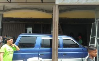 Mobil Tabrak Siswa SD dan Toko di Bogor, Satu Orang Tewas - JPNN.com