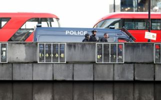 ISIS Klaim Penusukan di Jembatan London Dilakukan Pejuangnya - JPNN.com