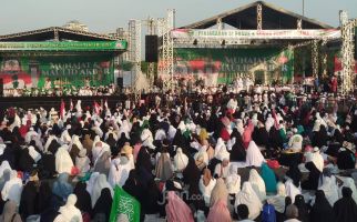 Massa Reuni 212 Sambut Anies Baswedan dengan Teriak “Presiden!” - JPNN.com