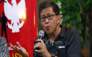 Rocky Gerung Diminta Angkat Kaki dari Lahan Sentul City, Haris Azhar Bertindak - JPNN.com