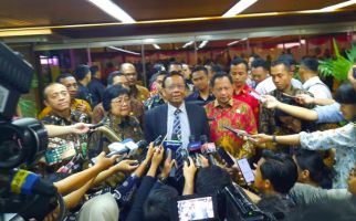 Pimpin Rakor Penanganan Karhutla, Mahfud MD Bandingkan Indonesia dengan Negara Lain - JPNN.com