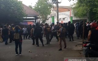 Bentrok Massa Dua Ormas Islam di Solo, Polisi Sigap - JPNN.com