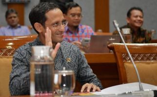 Stafsus Jokowi Curhat Baper ke Menteri Nadiem - JPNN.com