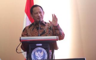 Tito Karnavian Perintahkan Dukcapil Layani Korban Banjir Bikin Dokumen Kependudukan - JPNN.com