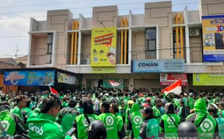 Persoalan Tarif, GoJek dan Grab Bersatu Geruduk Kantor Ojek Maxim - JPNN.com