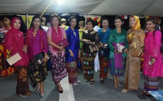 Keren! Ibu-ibu Ini Tampak Anggun Saat Menghadiri Resepsi Diplomatik Indonesia – Timor Leste - JPNN.com