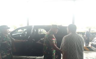 Jenazah Dua Prajurit TNI yang Gugur di Papua Diterbangkan ke Medan dan Jakarta - JPNN.com