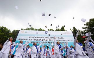 Inilah Calon Para Perwira Pelayaran, Lulusan Angkatan Pertama SMK Wisudha Karya - JPNN.com