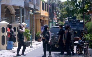 Polri Sebut Teroris Penyerang Polsek Daha Selatan Diberi Modal Rp500 Ribu - JPNN.com