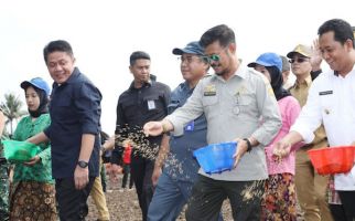 Mentan Minta Petani di Sumsel Meningkatkan Kualitas Produksi Beras - JPNN.com