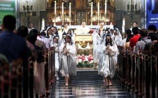 Dalam Suasana yang Teduh, Anies Baswedan Ucapkan Selamat Natal - JPNN.com