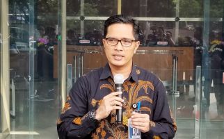 Jubir KPK Febri Diansyah Resmi Lepas Jabatannya, Ini Alasannya - JPNN.com