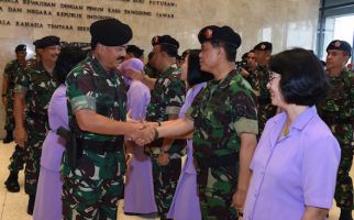 Selamat! 15 Perwira Tinggi TNI Menerima Kenaikan Pangkat, Nih Daftar Namanya - JPNN.com