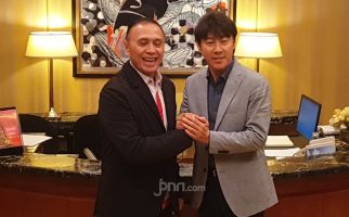 3 Asisten Baru Pendamping Shin Tae Yong Belum Datang ke Indonesia, Ini Penyebabnya - JPNN.com