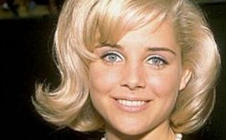 Kabar Duka: Sue Lyon, Pemain Lolita Meninggal Dunia - JPNN.com