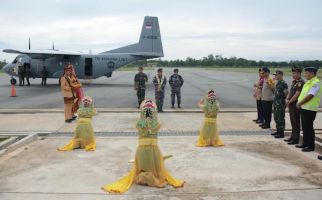 Penari Mayang Kencana Sambut Kedatangan Komandan Gugus Tempur Laut Koarmada II - JPNN.com