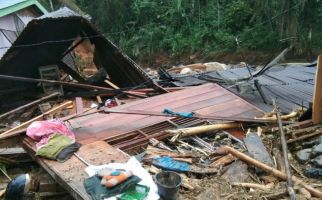 Satu Keluarga Hilang saat Banjir Bandang di Labuhan Batu Utara - JPNN.com
