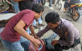 Aksi Heroik Brigadir Tawakal Lumpuhkan Pria Bersajam Pengancam Warga - JPNN.com