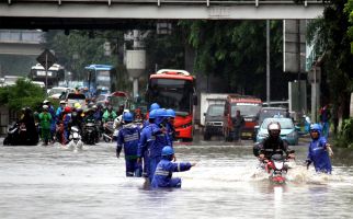 BNPB Prediksi 60 Ribu Warga Jakarta Jadi Pengungsi - JPNN.com