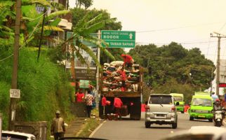 Puncak Bogor Dikepung Sampah Tahun Baru - JPNN.com