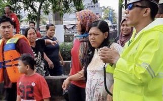 Terjebak di Tengah Banjir, Sri Rahayu Mendadak Alami Konstraksi Hendak Melahirkan - JPNN.com