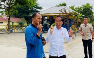 Tak Didampingi Para Menteri dan Gubernur Anies, Jokowi Kunjungi Waduk Pluit - JPNN.com
