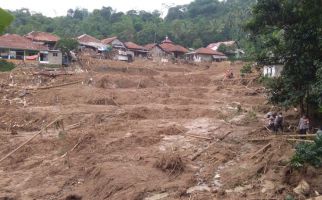 Tiga Korban Banjir di Sukajaya Bogor Belum Ditemukan - JPNN.com