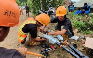 Tiga Kampung di Bogor Masih Gelap Gulita Dampak Banjir dan Longsor - JPNN.com