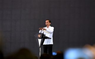 Jokowi Sebut Industri Otomotif Sudah Bangkit, Pemesanan Kendaraan Naik 190 Persen - JPNN.com