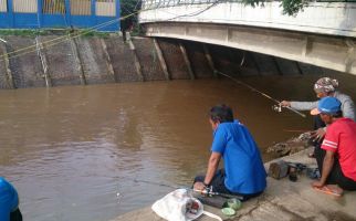 Jakarta Diguyur Hujan Deras, Pintu Air Manggarai dan Karet Siaga III - JPNN.com