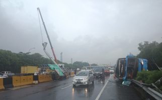 Pernyataan Damri Soal Kecelakaan Bus di Tol Arah Bandara Soekarno Hatta - JPNN.com