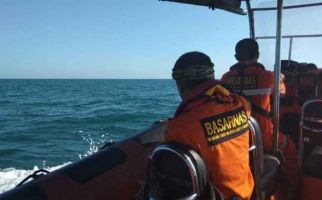  Kapal Pengangkut 20 TKI Tenggelam, 10 Orang Selamat, Sisanya Hilang - JPNN.com