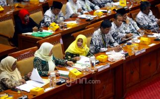 PDIP Usulkan Pembentukan Pansus Honorer - JPNN.com