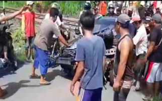 Tuhan Menyelamatkan Nyawa Sugiyanto Saat Kereta Api Menghantam Mobilnya - JPNN.com