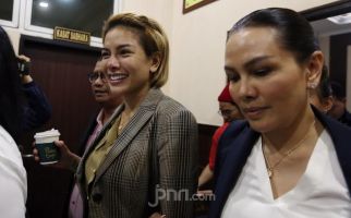 Nikita Mirzani Ditahan, Fitri Minta Atensi Kapolri, Lalu Singgung Soal Ini - JPNN.com