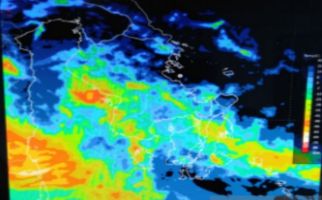 BMKG Imbau Masyarakat Mewaspadai Hujan Lebat Disertai Angin Kencang - JPNN.com