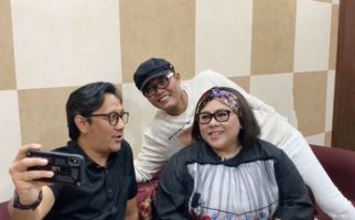 Nunung Menangis Dijenguk Sule dan Andre Taulany - JPNN.com