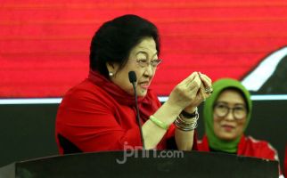 Bendera PDIP Dibakar, Inilah Surat Perintah Megawati, Tetap Rapatkan Barisan! - JPNN.com
