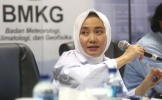 BMKG Beberkan Indikator yang Membuktikan Es di Puncak Jaya Wijaya Kemungkinan Hilang 2025 - JPNN.com